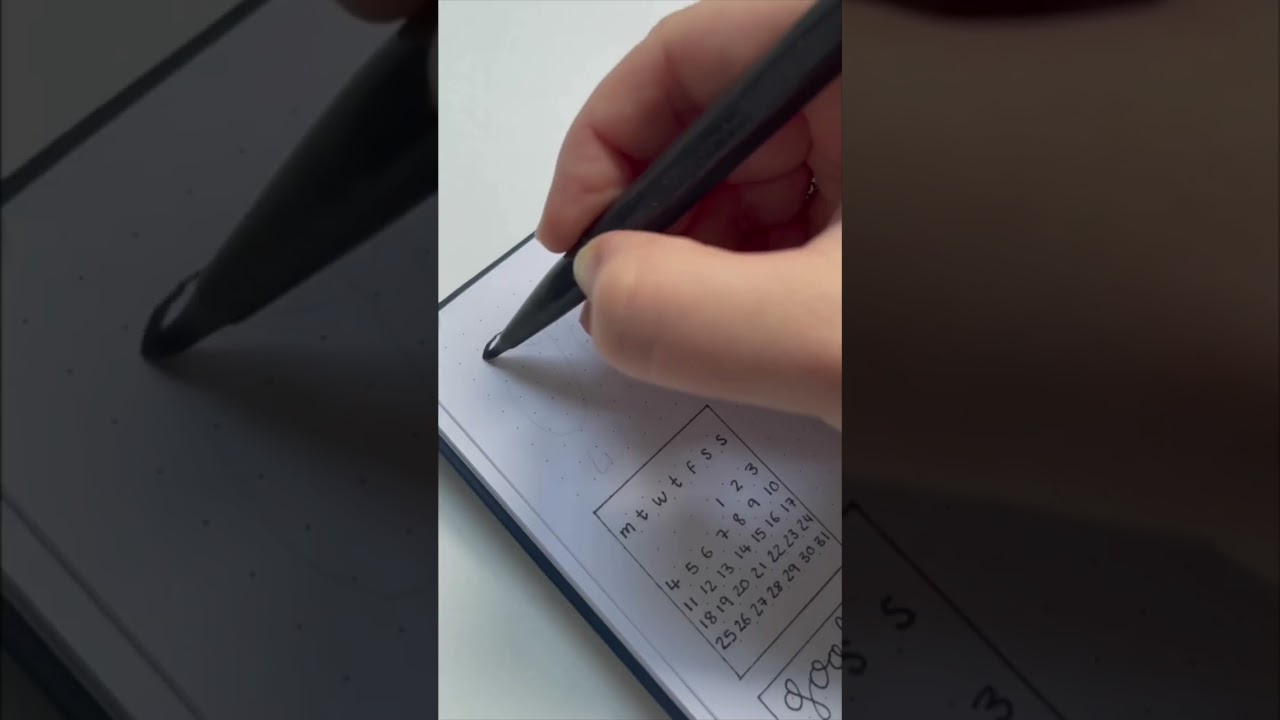 October bullet journal weekly spread inspiration🍄🍃