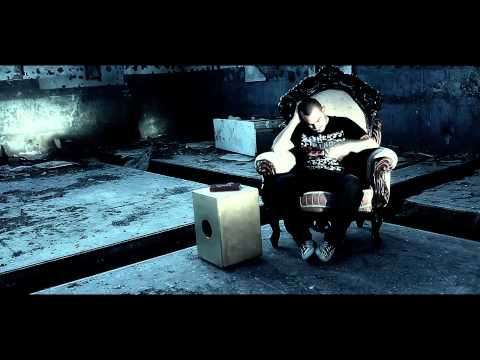 Eral Tüzün ft. Emre Pehlivan - Karanlıktan Renkli (Official Music Video)