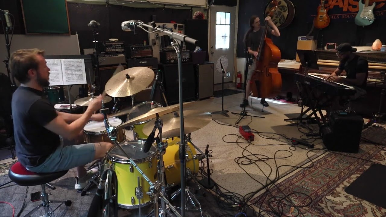 Promotional video thumbnail 3 for Gravity Trio