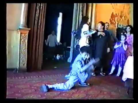 gypsy_boy_dance_Moscow_01