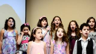 CORAL INFANTIL SARAH BRITOS - New Hope Church - Pr Wesley Porto