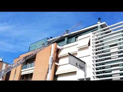 Fulmine colpisce un palazzo a Carpi provocando gravi danni: intervista ad un testimone