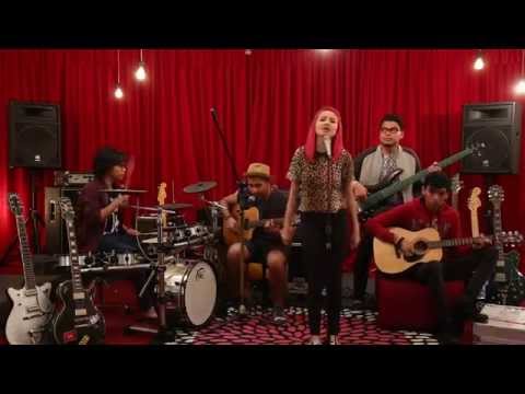 Sugar - Maroon 5 (Sakura Band Acoustic Cover)