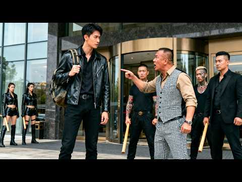 One kick sends the arrogant heir flying! Mr. Chu kneels with his army: "Welcome back, God of War!"