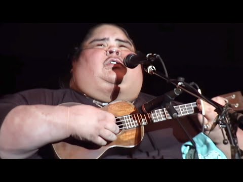 Israel "IZ" Kamakawioʻole - White Sandy Beach (Live at the Waikiki Shell, 1997)