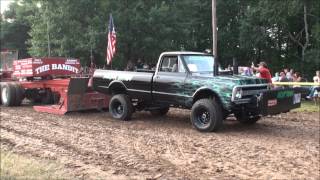 preview picture of video 'WATA PULLS-BARRYTON, MI  MODIFIED GAS TRUCKS  PART ONE  8-1-14'