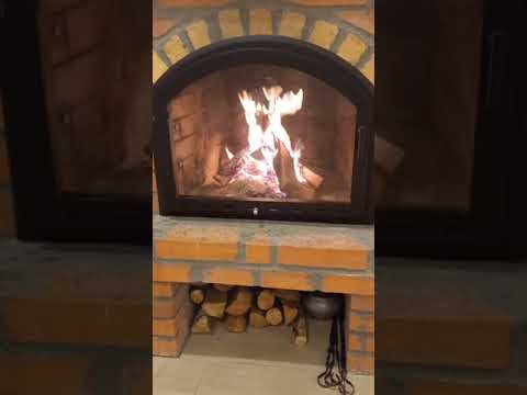 Видео о дверце камина 1
