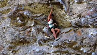 preview picture of video '환상12c 죽장 학담암 Korea daegu woman climber'