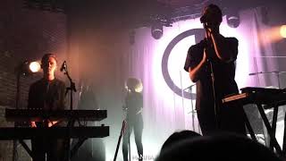 08052018 Honne - I Just Wanna Go Back(London, Village Underground)