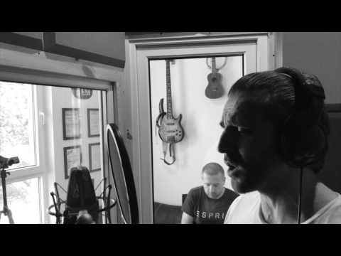 Holding On ( Wojtek Ezzat & Przemek Wojslaw )