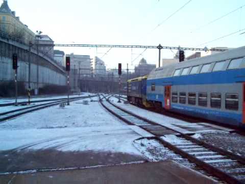 749 039 na čele os 9057 - Praha Hl.n. rozjezd - 29.1.2011.