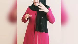 İrem Derici-Zavallı (İşaret Dili)