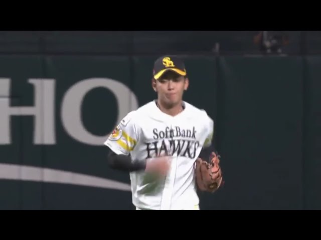 【1回表】グラブを下から上へ!! 難しく見せないのがホークス・今宮の守備!! 2017/10/6 H-Bs