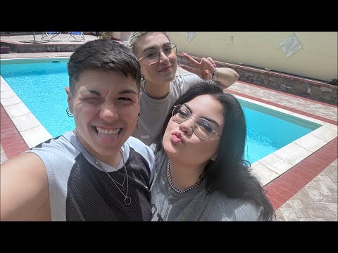 DOMANDE SCOMODE A BORDO PISCINA CON LA MIA FIDANZATA E MIA COGNATA / chiara paradisi