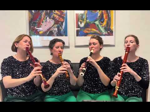 @WoodpeckersQuartet play I saw mommy kissing Santa clause 