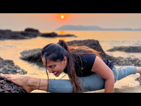 Yoga on the goa beach | Urmi Pandya