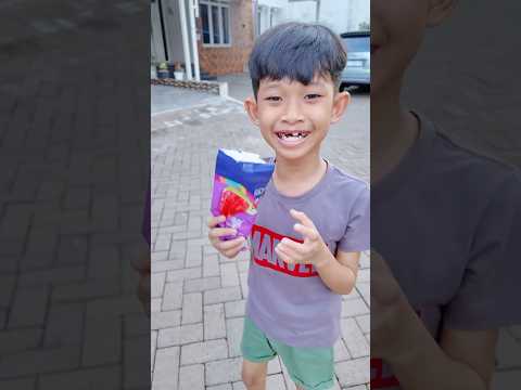 Adik Yubi Minta Es Krim Semangka Ke Pesawat #shorts