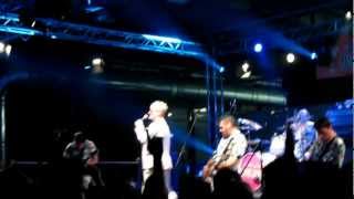 Me First & The Gimme Gimmes - Me & Julio Down By The Schoolyard