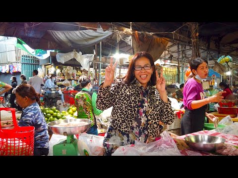 Life In Phnom Penh Market - Fresh Foods And People Activities