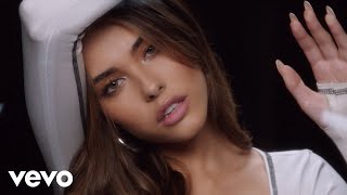 Kadr z teledysku Dear Society tekst piosenki Madison Beer