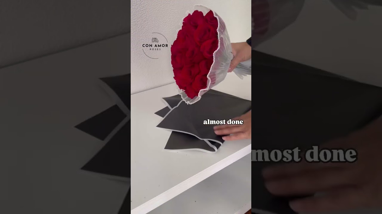 Making a 25 rose bouquet 🌹♥️ how to make a ramo buchon rosebouquets #howtomakearamo #ramobuchon