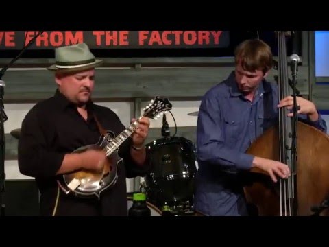 Pretty Woman - Frank Solivan and Dirty Kitchen - Music City Roots