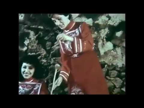 "Akounq" ensemble - Chakhraki vot (Armenian folk song)