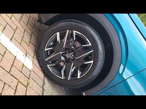 Peugeot 5008 1.2 Hybrid 136bhp E-dcs6 Allure - Image 2