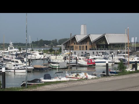 Streefkerk, Jachthaven, Dorpsgezichten, Molens, Natuur door Tine de Jong -Music Sergey Chekalin