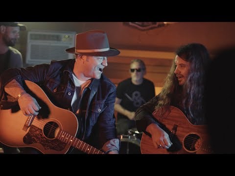 Adam Hood ft. Brent Cobb - She Don't Love Me (Official Video)