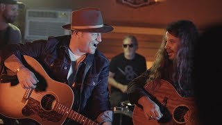 Adam Hood ft. Brent Cobb - She Don&#39;t Love Me (Official Video)