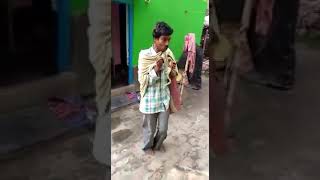 Download lagu Video yang lagi viral di WA... orang gila nyanyi sambil joget lucu abis !!! mp3 Download lagu Video yang lagi viral di WA... orang gila nyanyi sambil joget lucu abis !!! mp3