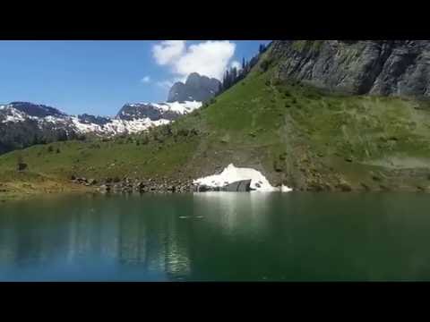 Alphorn Spieler Player Oberblegisee Braunwald Schweiz Switzerland