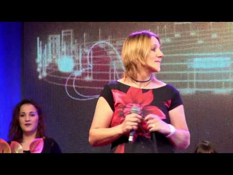 Skupina Bojsi in Mija Cerar (naj mama 2017) - Ne dam ti svojega srca (v živo)