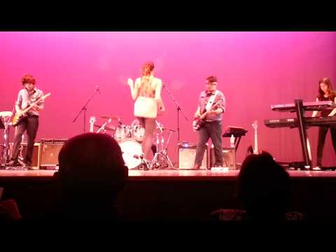 Yleana and Take Note Band covering Fallin by Alicia Keys