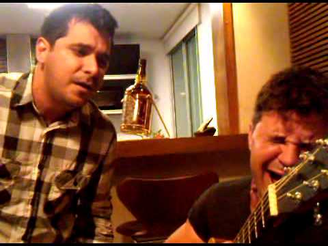 Alan e Adriano cantando com Eduardo Costa