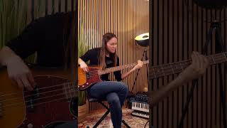 Julia plays The Hump by Patrice Rushen 🕺 #funk | Thomann
