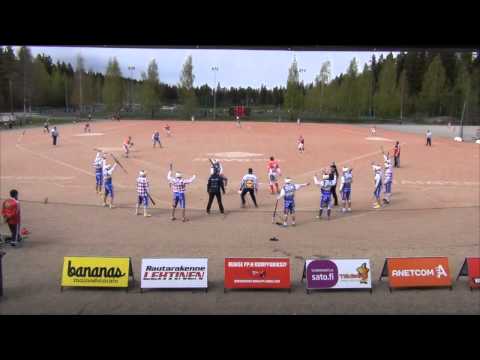 Sampo Lähdesmäki jekuttaa Hannu Huuskosen