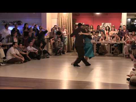  Gabriel Marino  and  Elli Karadimou  are  dancing  to  the  tango  "  Despues  "  by  Juan D'Arienzo  at  Sunny Tango Festival  in  2012