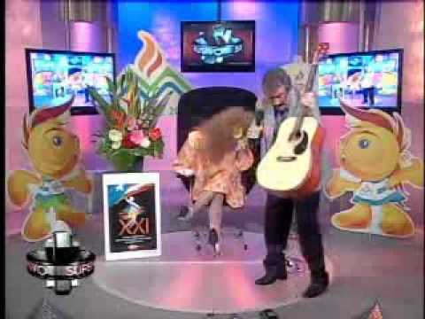 SuperXclusivo 7/30/10 - Comediante nadando en dos mares