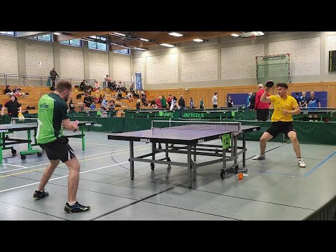 Bezirksmeisterschaften Düsseldorf - knappes Match zwischen Tyson Tan Hasse und Kai Schlowinsky