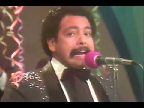 JUAN PIÑA EN VIVO: EL MACHIN (ORQUESTA LA REVELACION)