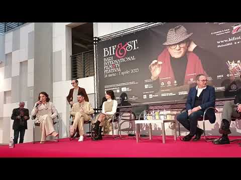 Scordato di Rocco Papaleo con Giorgia - I giovani protagonisti Angela Curri e Simone Corbisiero