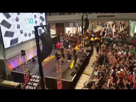 Flo Rida - My House (Live MOA)