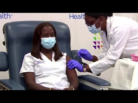First New York healthcare worker gets vaccine