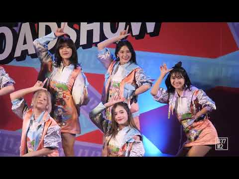 220205 BNK48 Cherprang - 77 no Suteki na Machi e @ BNK48 ดีอะ Roadshow Mini Concert [Fancam 4K 60p]