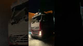 venta de VOLVO FH12 camión maderero imagen 4 VOLVO FH12 camión maderero imagen 4