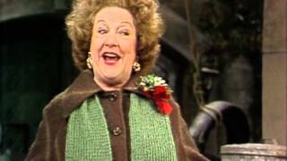 Ethel Merman sings &quot;Tomorrow&quot; on Sesame Street Christmas