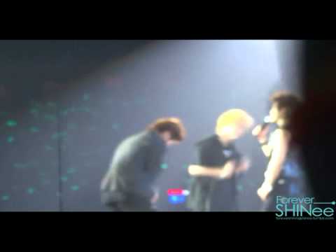 SHINee - Stand by me @ SWC SINGAPORE 110910
