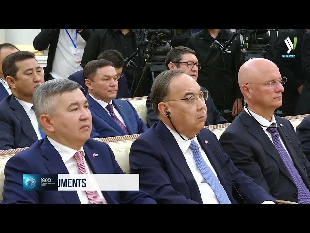 Свыше 30 документов подписали Казахстан и Китай